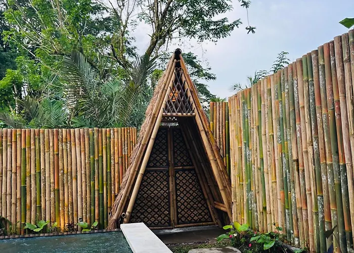 Bamboo House - Ecobreeze